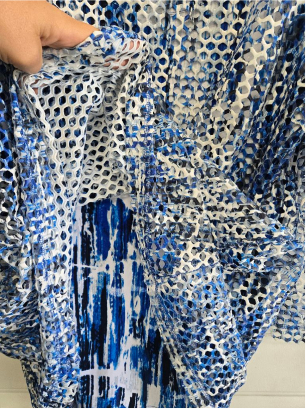 Ali Miles Women's Blue White Abstract Mesh Tunic Top Size Large Sheer Layered - Picture 4 of 5